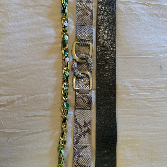 Lot of three belts. Size small. Leather and satin. - Picture 1 of 7